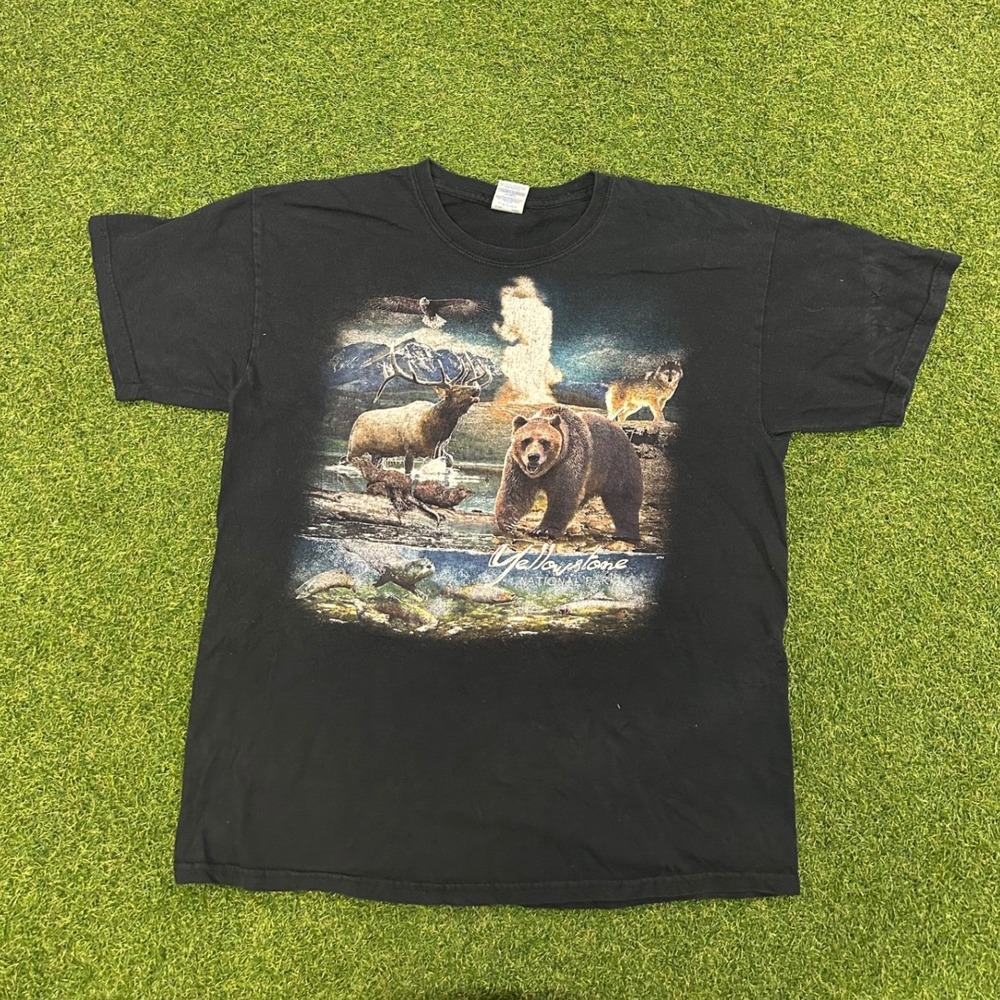 Yellowstone National Park Wildlife Graphic T-Shirt Black Grizzly Bear Elk Large